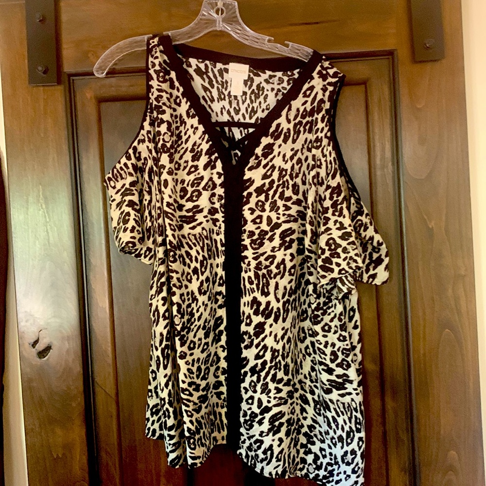 Fun open shoulder animal print blouse Chicos size 3